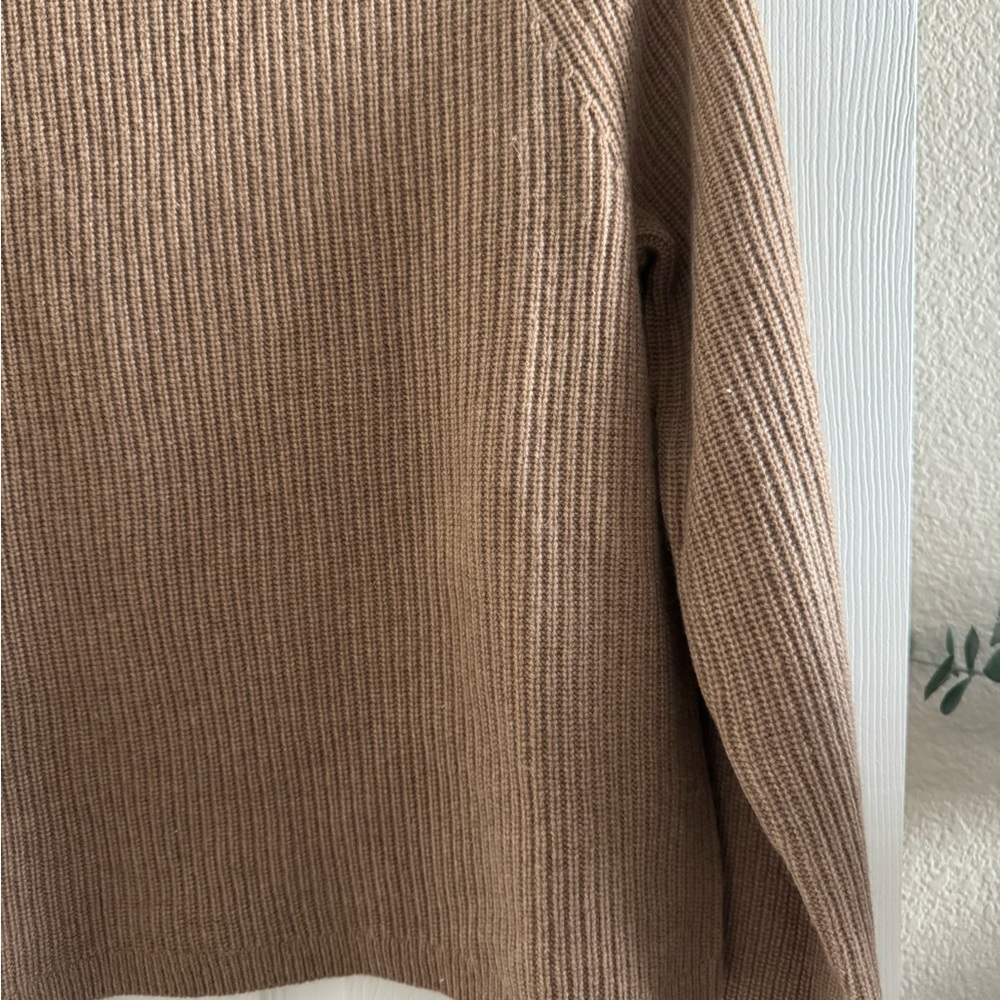 Quince Camel Crewneck Cashmere Sweater - Picture 8 of 10